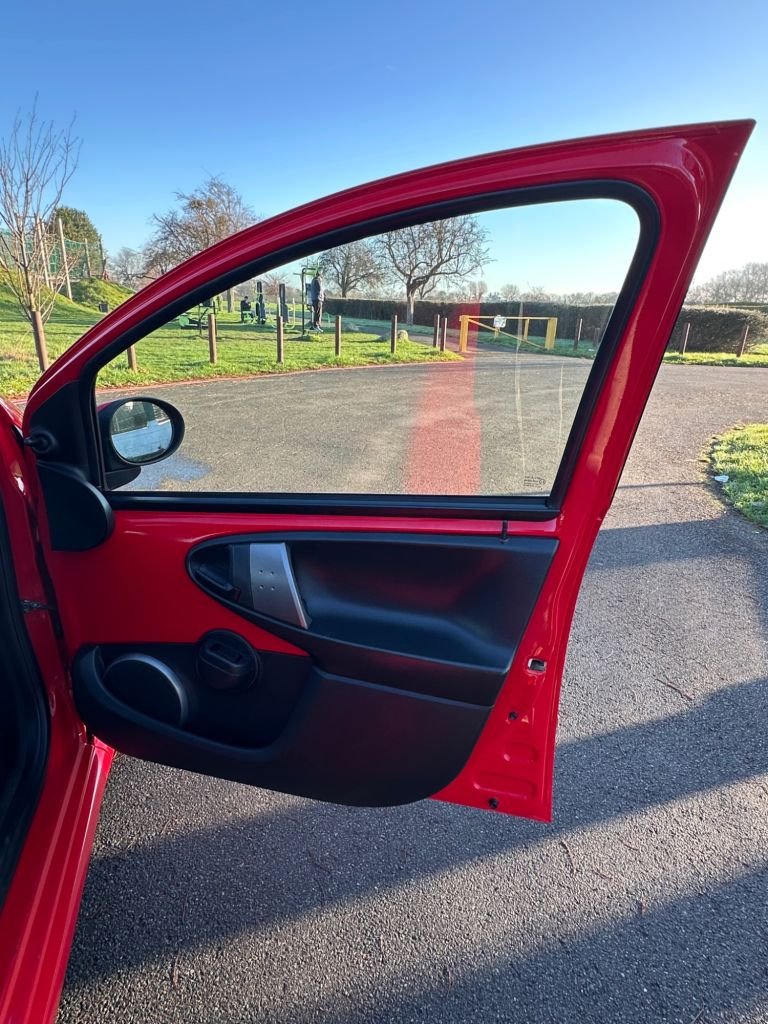 Used Toyota AYGO 2014 for sale - 76934570: Photo 12