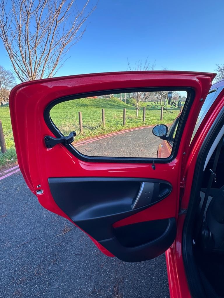 Used Toyota AYGO 2014 for sale - 76934570: Photo 16