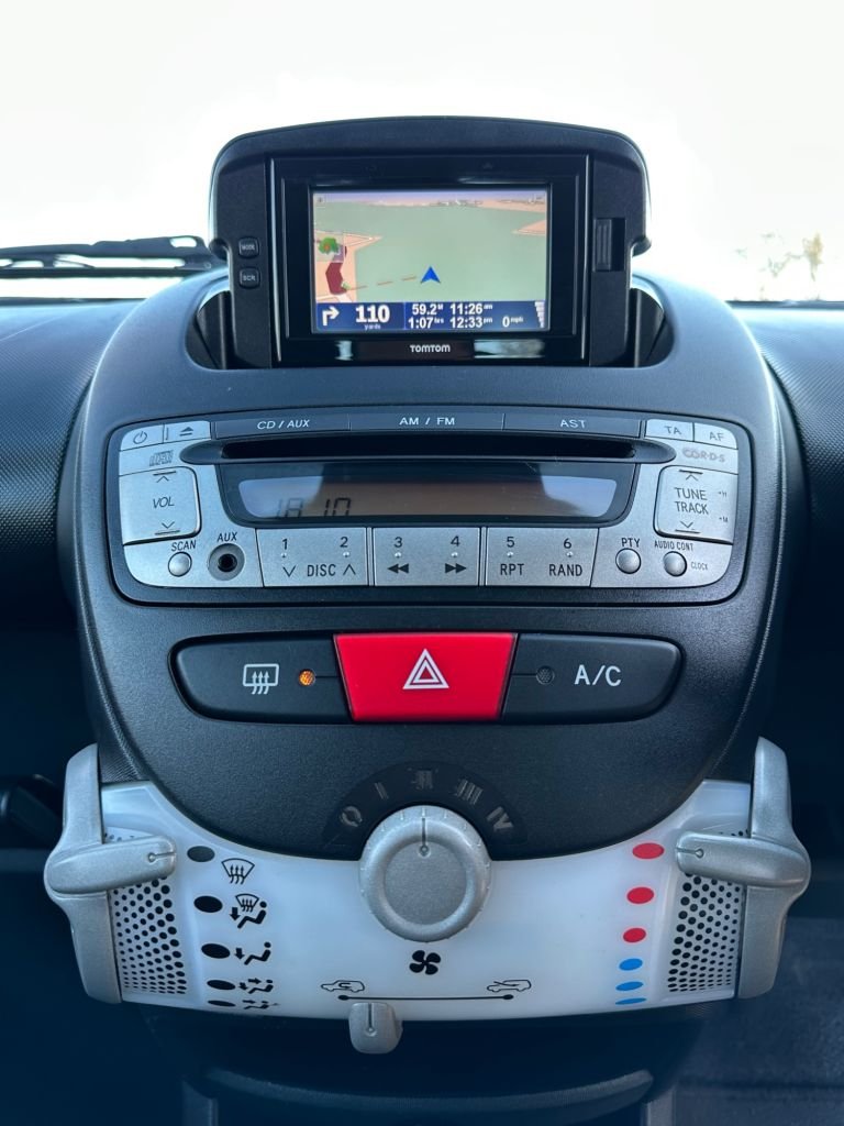 Used Toyota AYGO 2014 for sale - 76934570: Photo 28