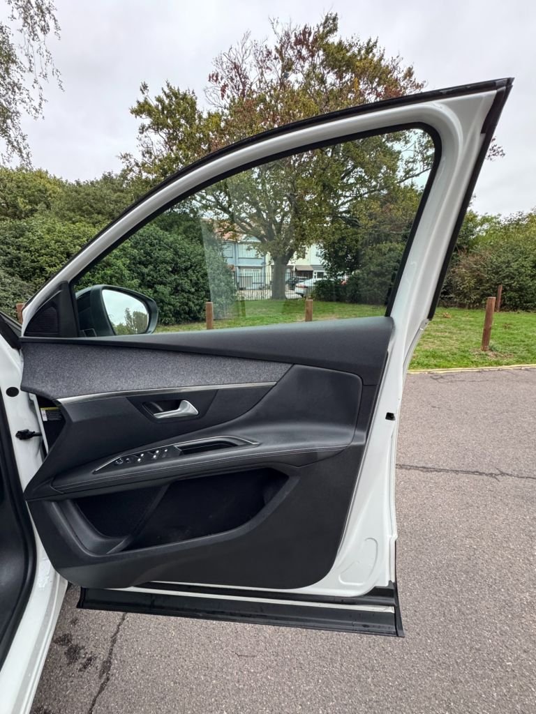 Used Peugeot 3008 2018 for sale - 75992588: Photo 15