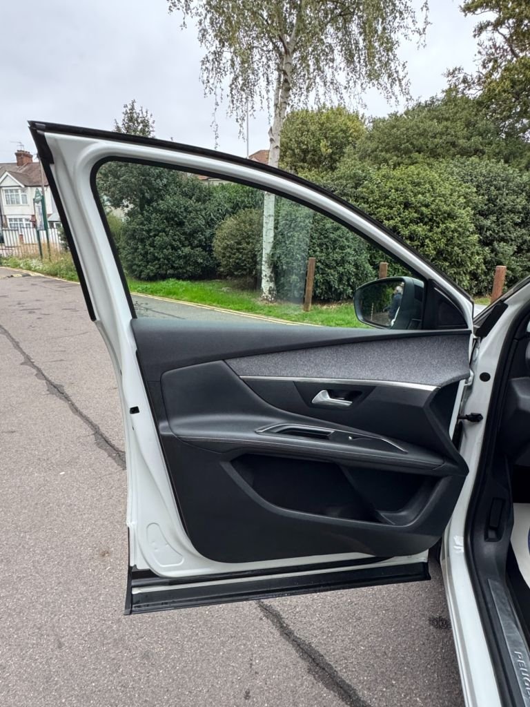 Used Peugeot 3008 2018 for sale - 75992588: Photo 17