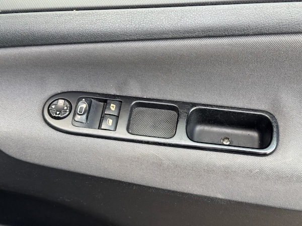 Used Peugeot 207 2009 for sale - 76173105: Photo 13
