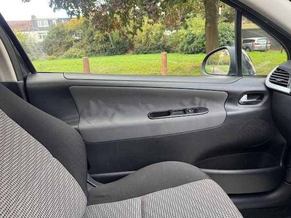 Used Peugeot 207 2009 for sale - 76173105: Photo 27
