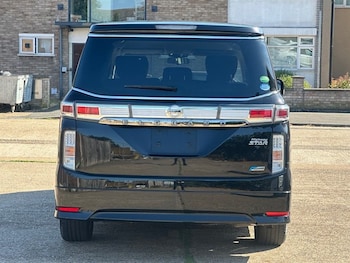 Used Nissan Elgrand 2013 for sale - 77547237: Photo