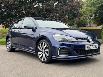 Used Volkswagen Golf 2017 for sale - 76203300: Photo