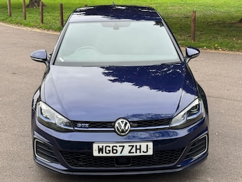 Used Volkswagen Golf 2017 for sale - 76203300: Photo