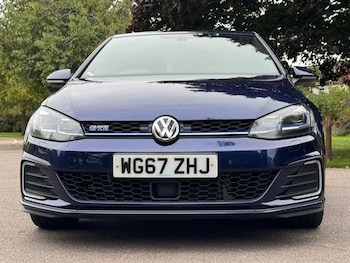 Used Volkswagen Golf 2017 for sale - 76203300: Photo