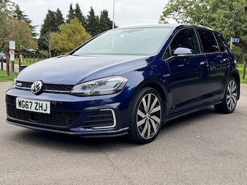 Used Volkswagen Golf 2017 for sale - 76203300: Photo