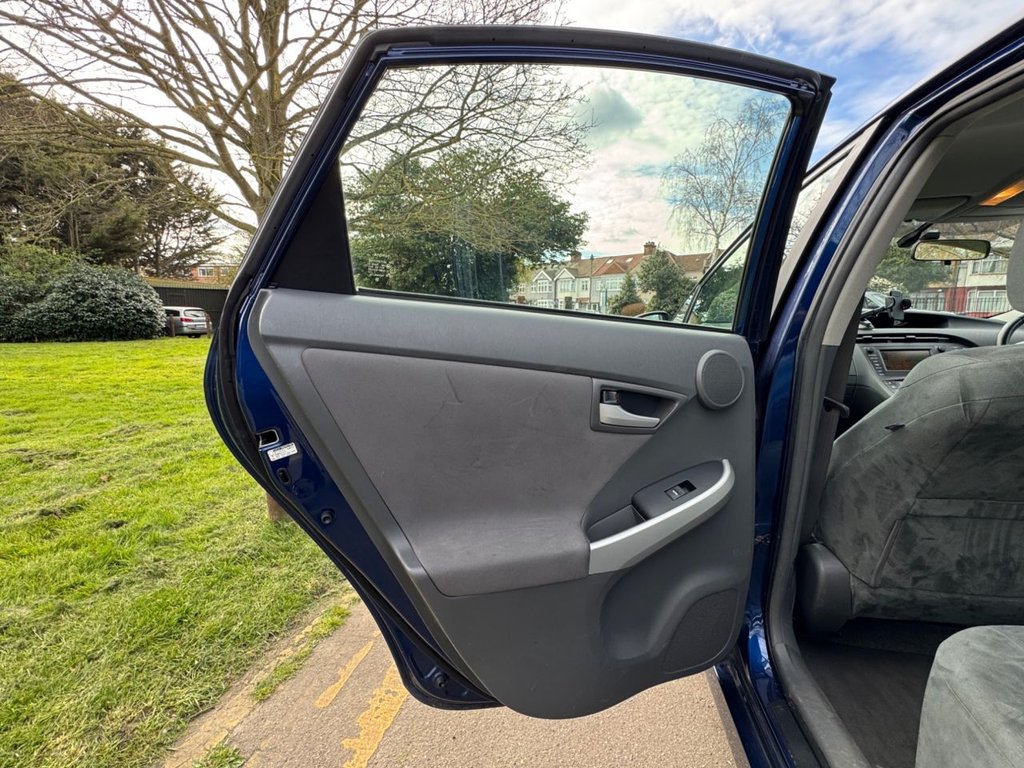 Used Toyota Prius 2010 for sale - 78030752: Photo 15