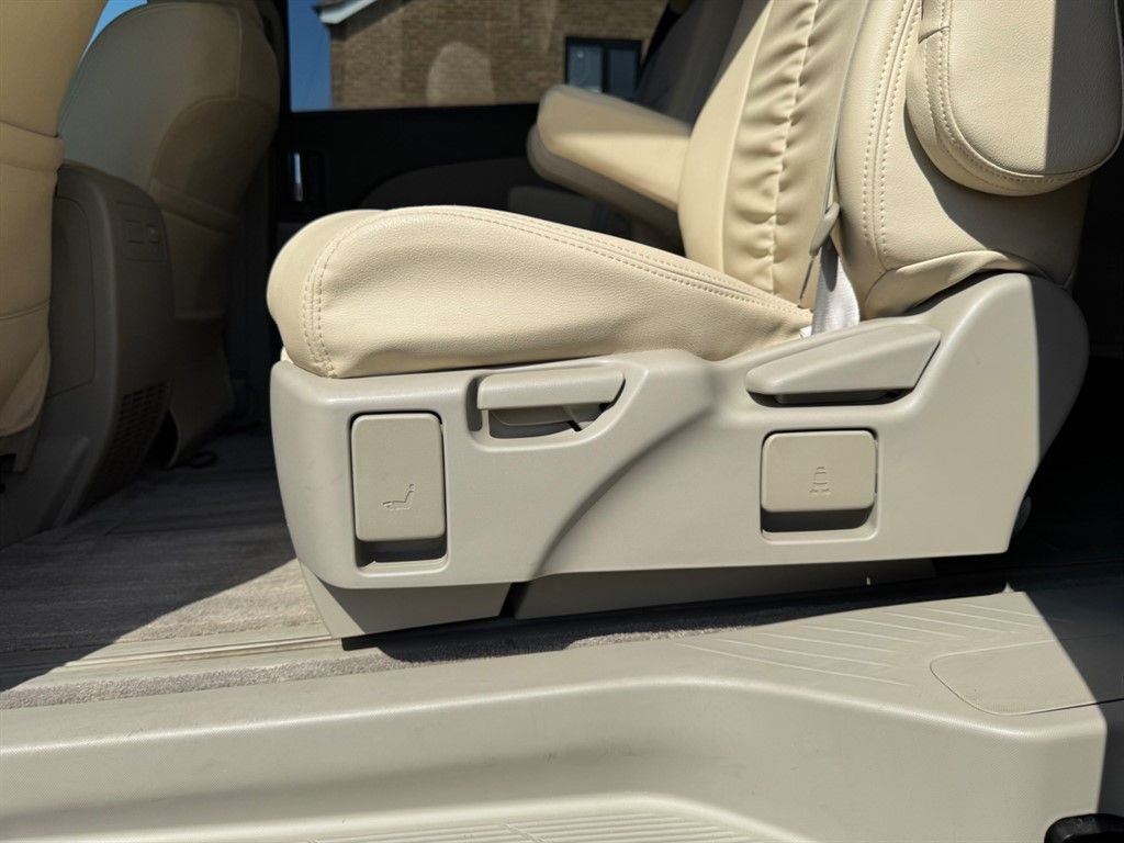 Used Toyota Estima 2022 for sale - 77547279: Photo 19