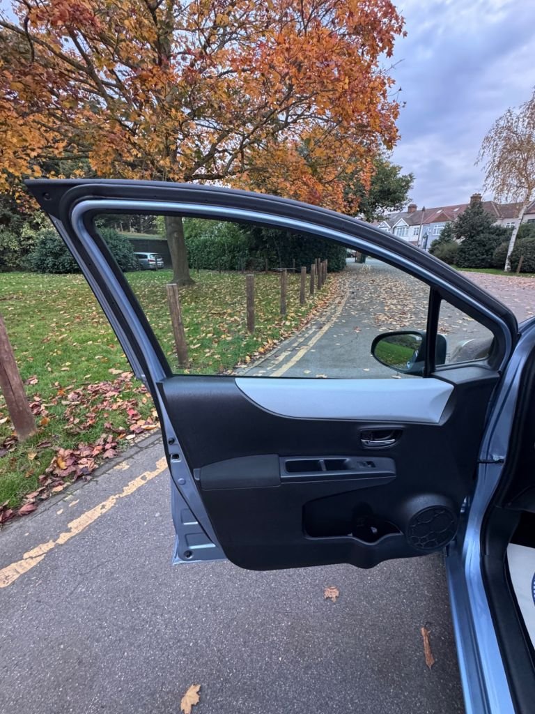 Used Toyota Yaris 2013 for sale - 76482343: Photo 15