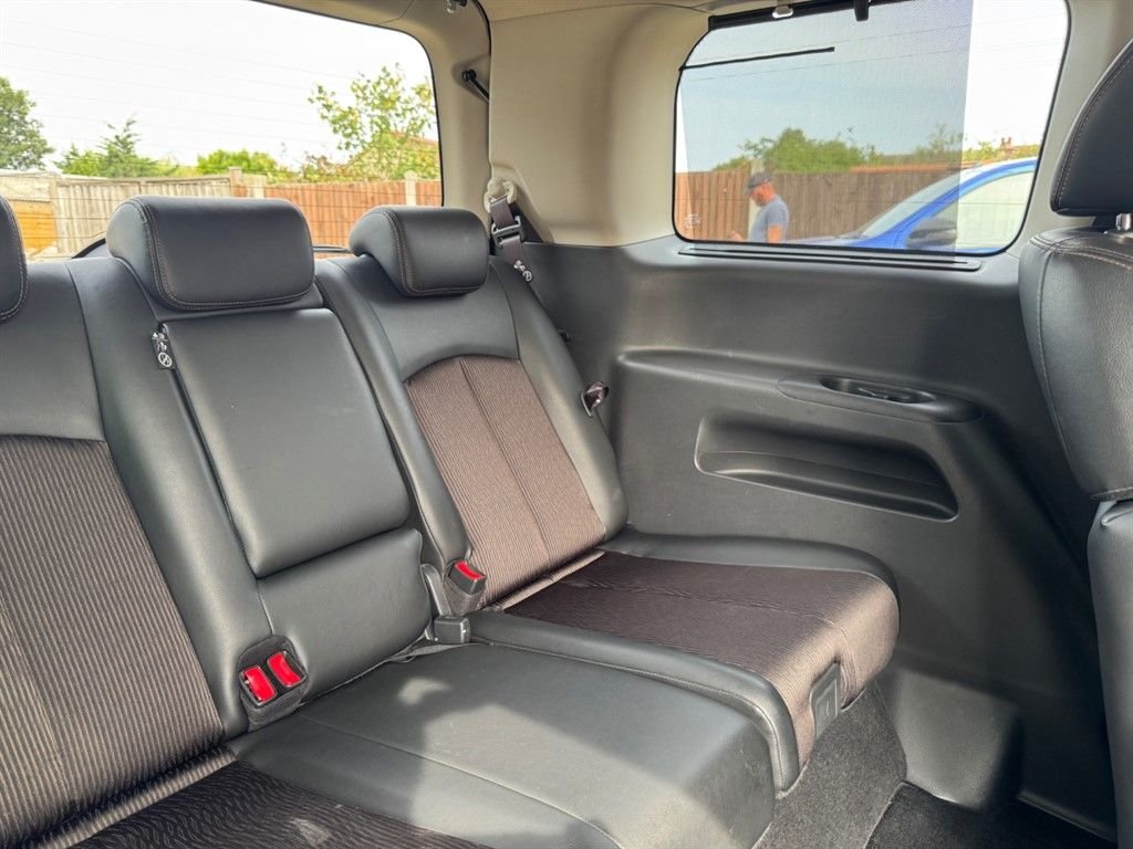 Used Nissan Elgrand 2025 for sale - 77507530: Photo 9