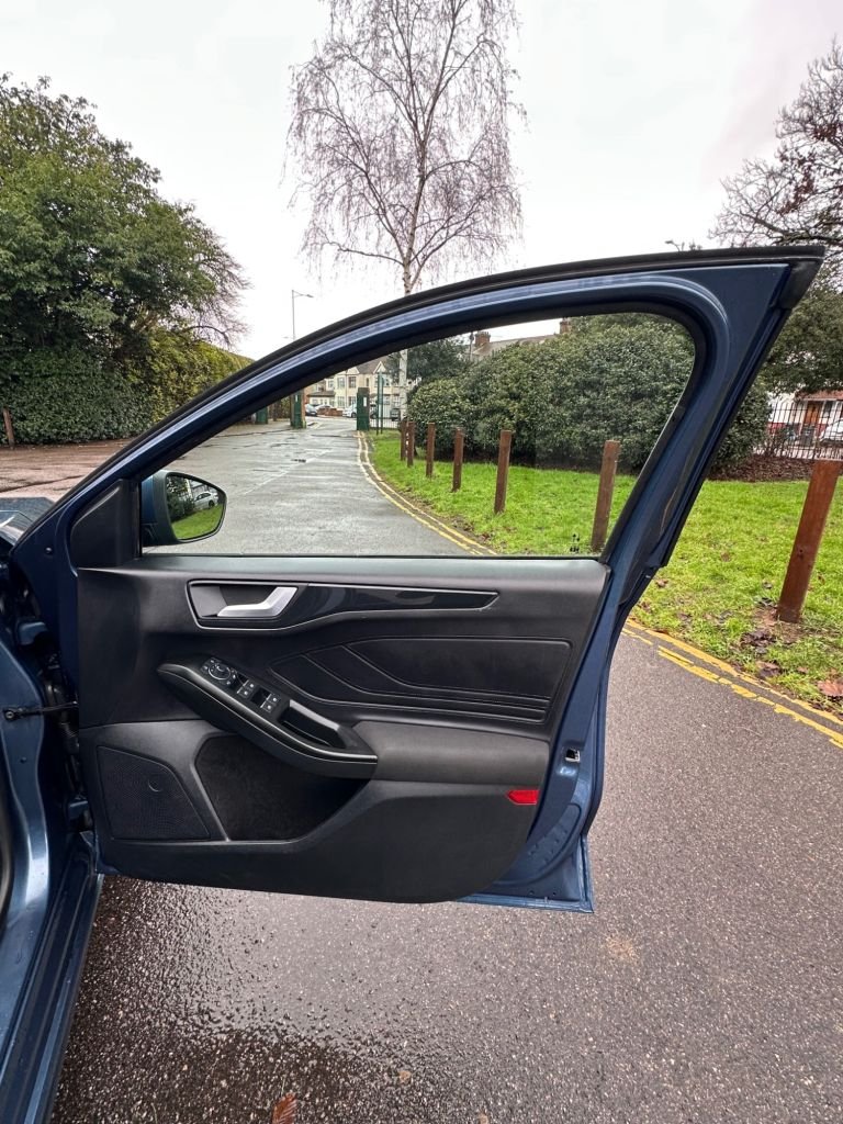 Used Ford Focus 2023 for sale - 77212994: Photo 13