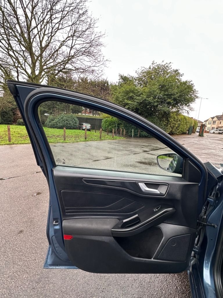 Used Ford Focus 2023 for sale - 77212994: Photo 16