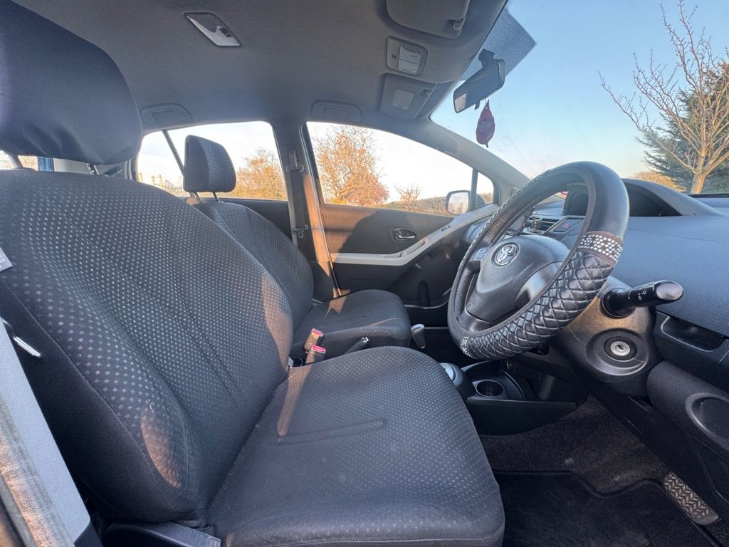 Used Toyota Yaris 2011 for sale - 77952983: Photo 17