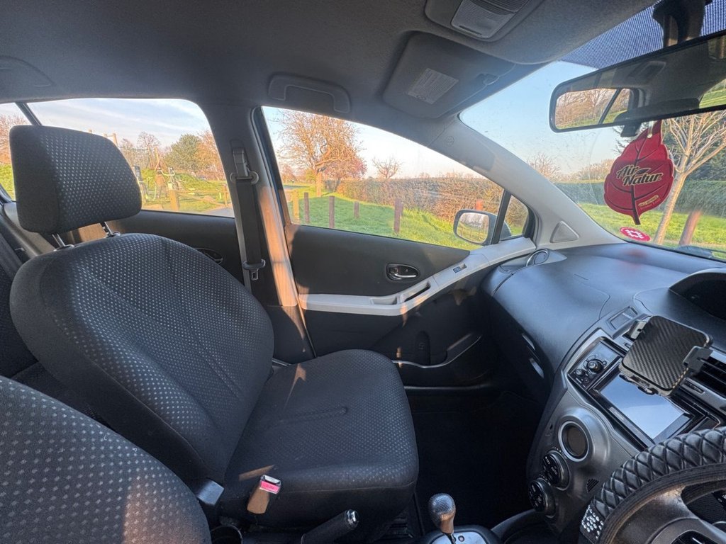 Used Toyota Yaris 2011 for sale - 77952983: Photo 18