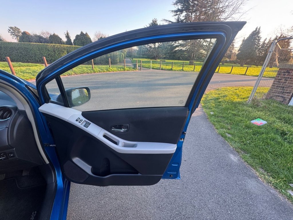 Used Toyota Yaris 2011 for sale - 77952983: Photo 19