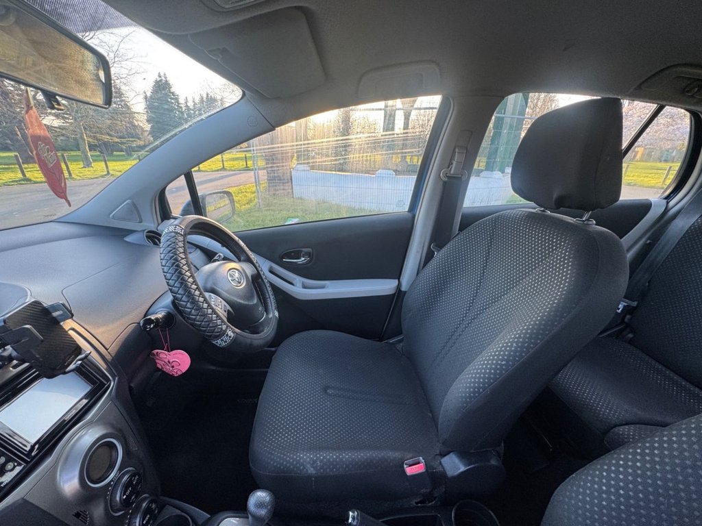 Used Toyota Yaris 2011 for sale - 77952983: Photo 23