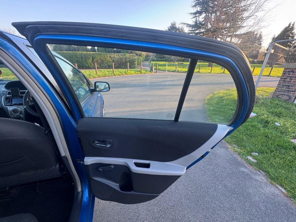 Used Toyota Yaris 2011 for sale - 77952983: Photo 30