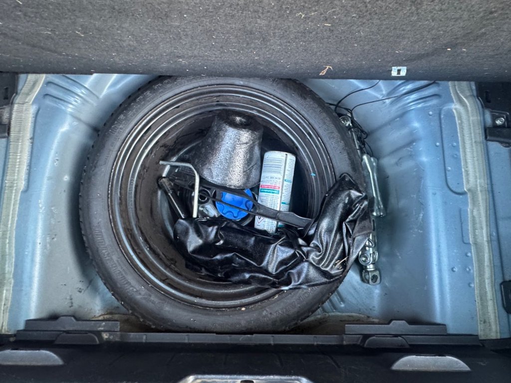 Used Toyota Yaris 2011 for sale - 77952983: Photo 32