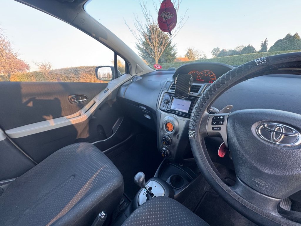 Used Toyota Yaris 2011 for sale - 77952983: Photo 35