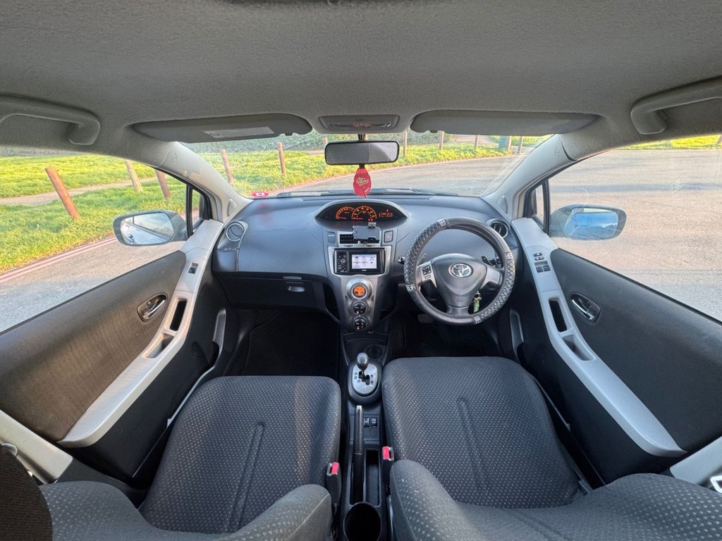 Used Toyota Yaris 2011 for sale - 77952983: Photo 42