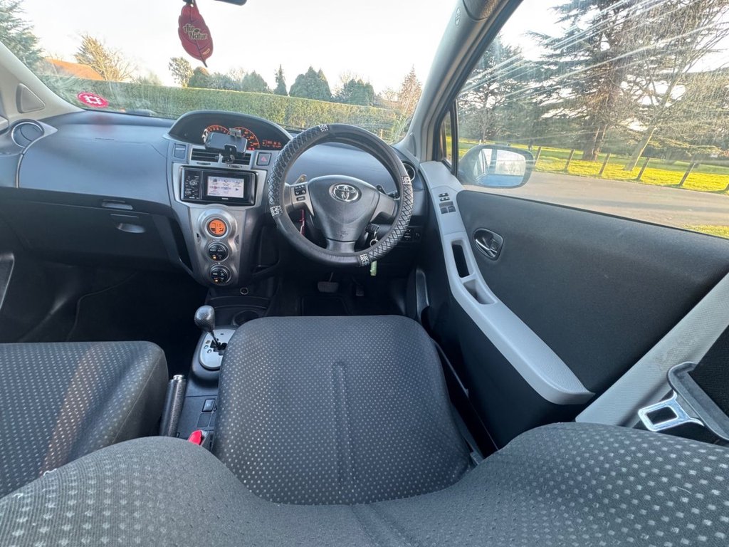 Used Toyota Yaris 2011 for sale - 77952983: Photo 44