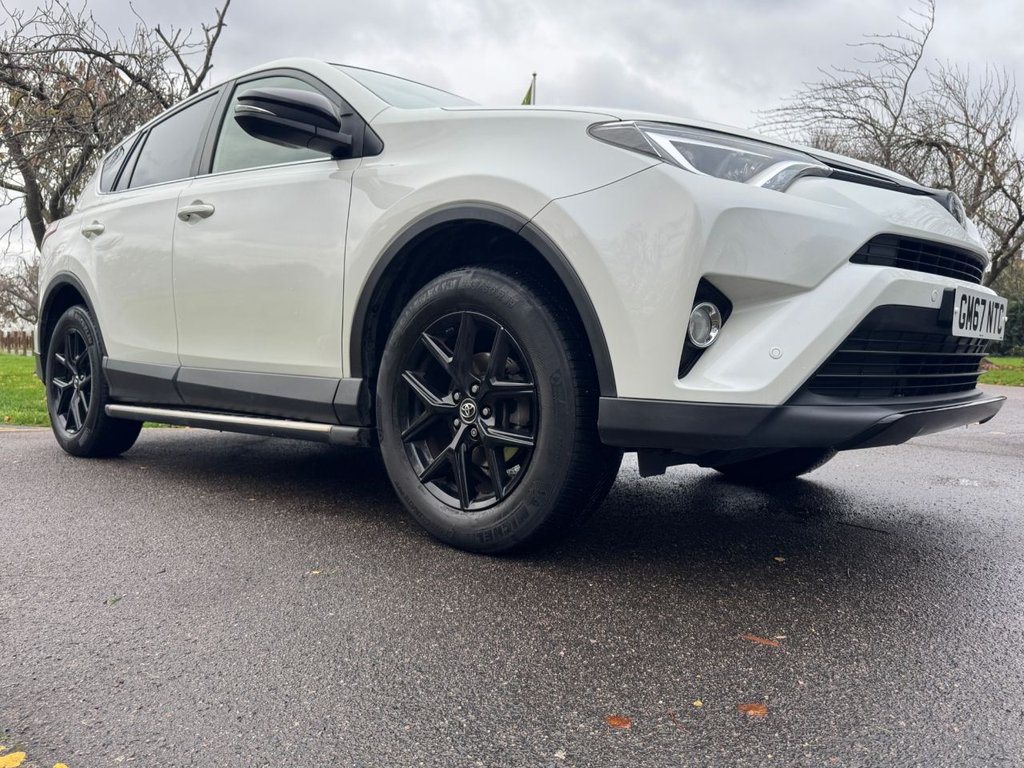 Used Toyota RAV4 2017 for sale - 76665614: Photo 11