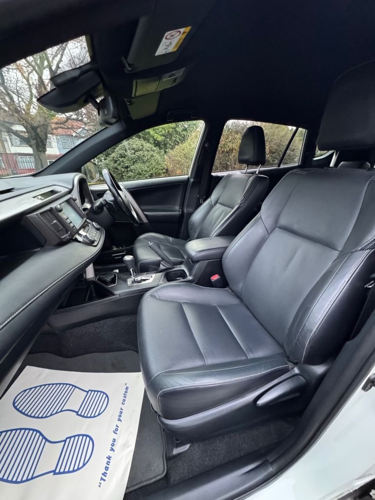 Used Toyota RAV4 2017 for sale - 76665614: Photo 15