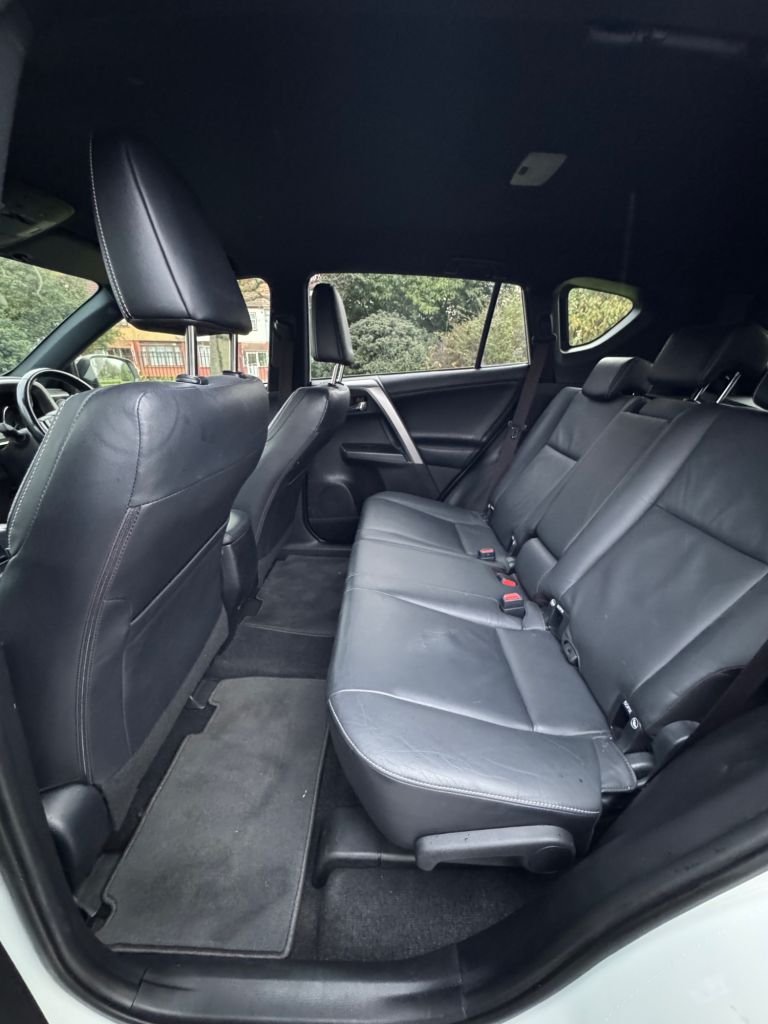 Used Toyota RAV4 2017 for sale - 76665614: Photo 17