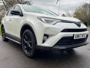 Used Toyota RAV4 2017 for sale - 76665614: Photo