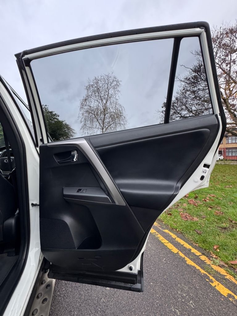 Used Toyota RAV4 2017 for sale - 76665614: Photo 20