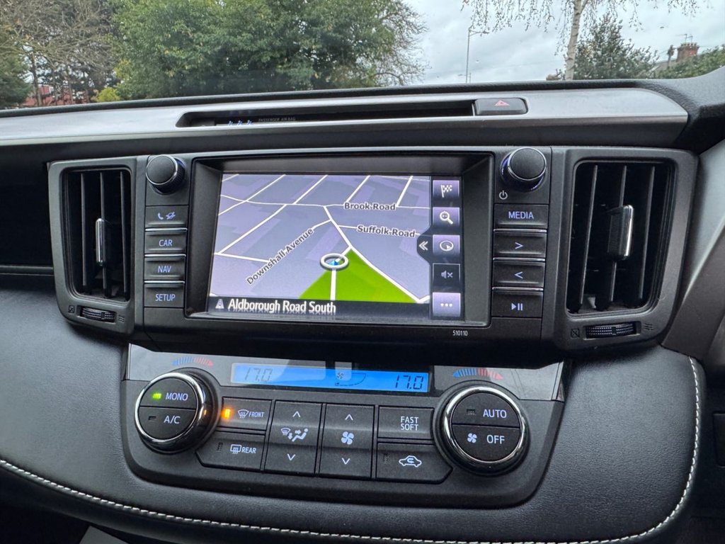 Used Toyota RAV4 2017 for sale - 76665614: Photo 32