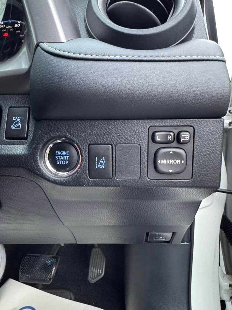 Used Toyota RAV4 2017 for sale - 76665614: Photo 34