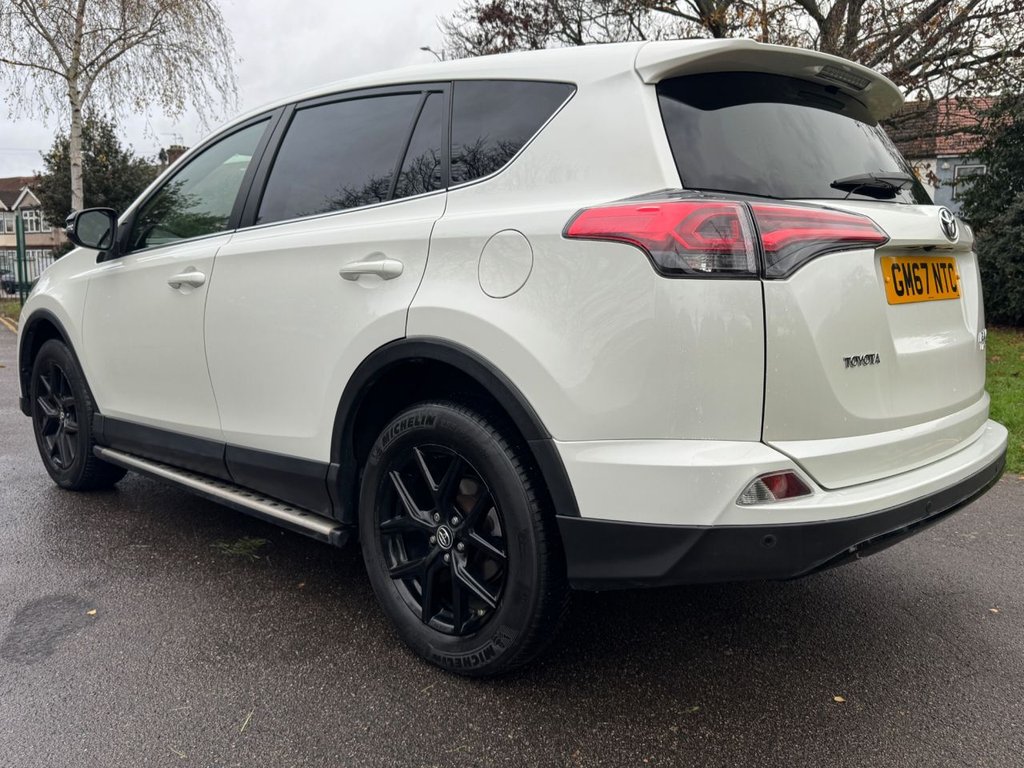 Used Toyota RAV4 2017 for sale - 76665614: Photo 6