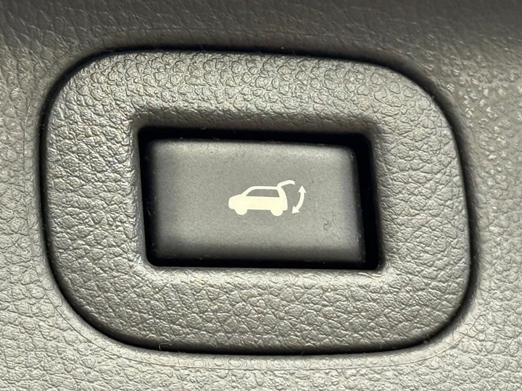 Used Nissan Elgrand 2026 for sale - 77464253: Photo 24