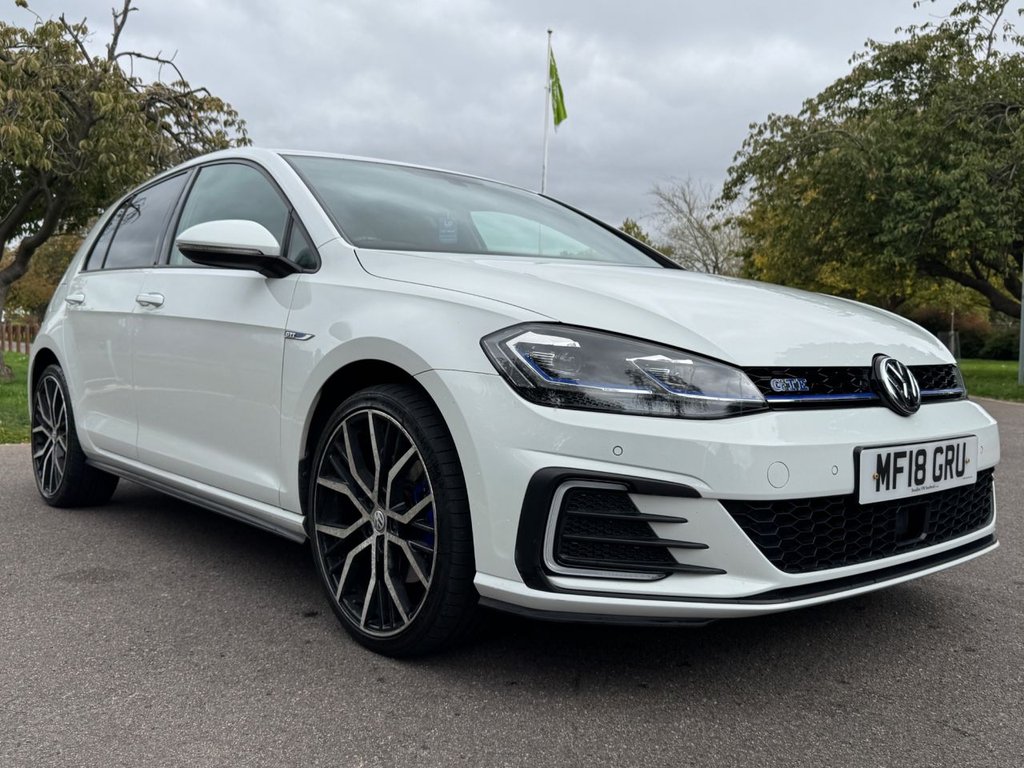 Used Volkswagen Golf 2018 for sale - 76256370: Photo 1