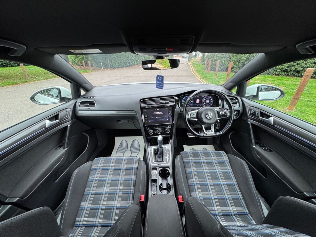 Used Volkswagen Golf 2018 for sale - 76256370: Photo 32