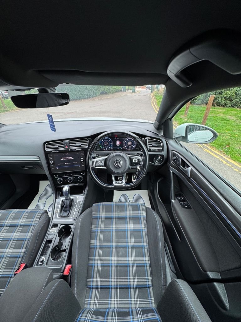 Used Volkswagen Golf 2018 for sale - 76256370: Photo 33