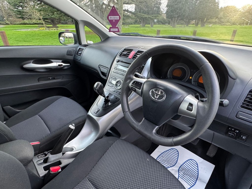 Used Toyota Auris 2011 for sale - 77693184: Photo 11