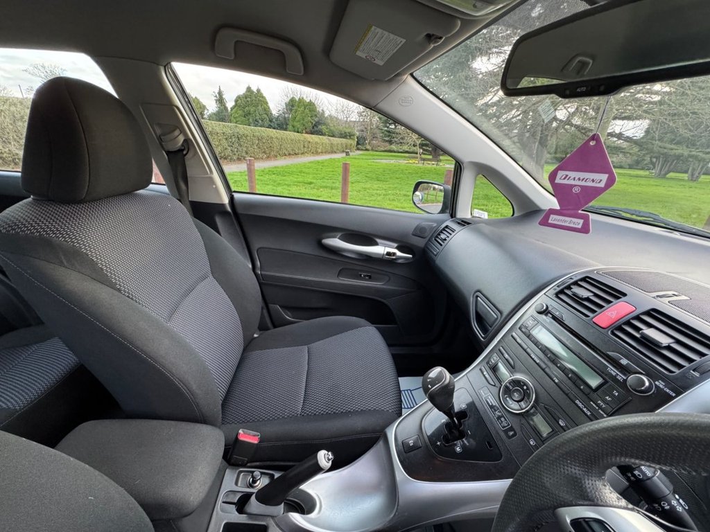 Used Toyota Auris 2011 for sale - 77693184: Photo 14