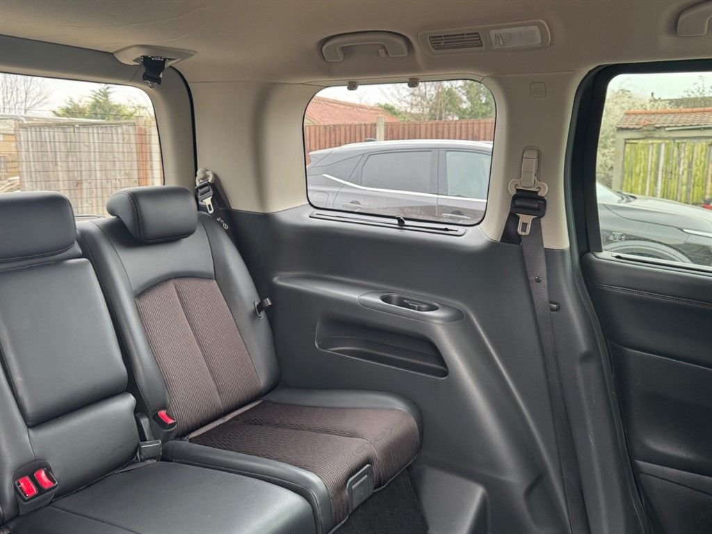 Used Nissan Elgrand 2025 for sale - 77547042: Photo 44