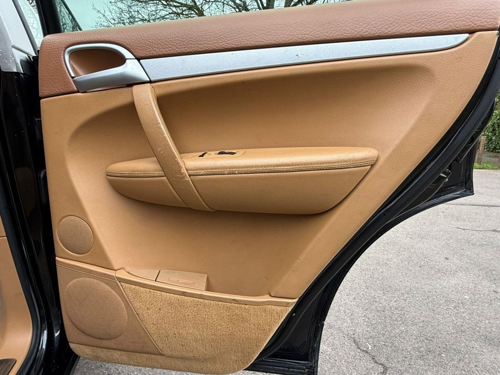 Used Porsche Cayenne 2005 for sale - 77693092: Photo 37