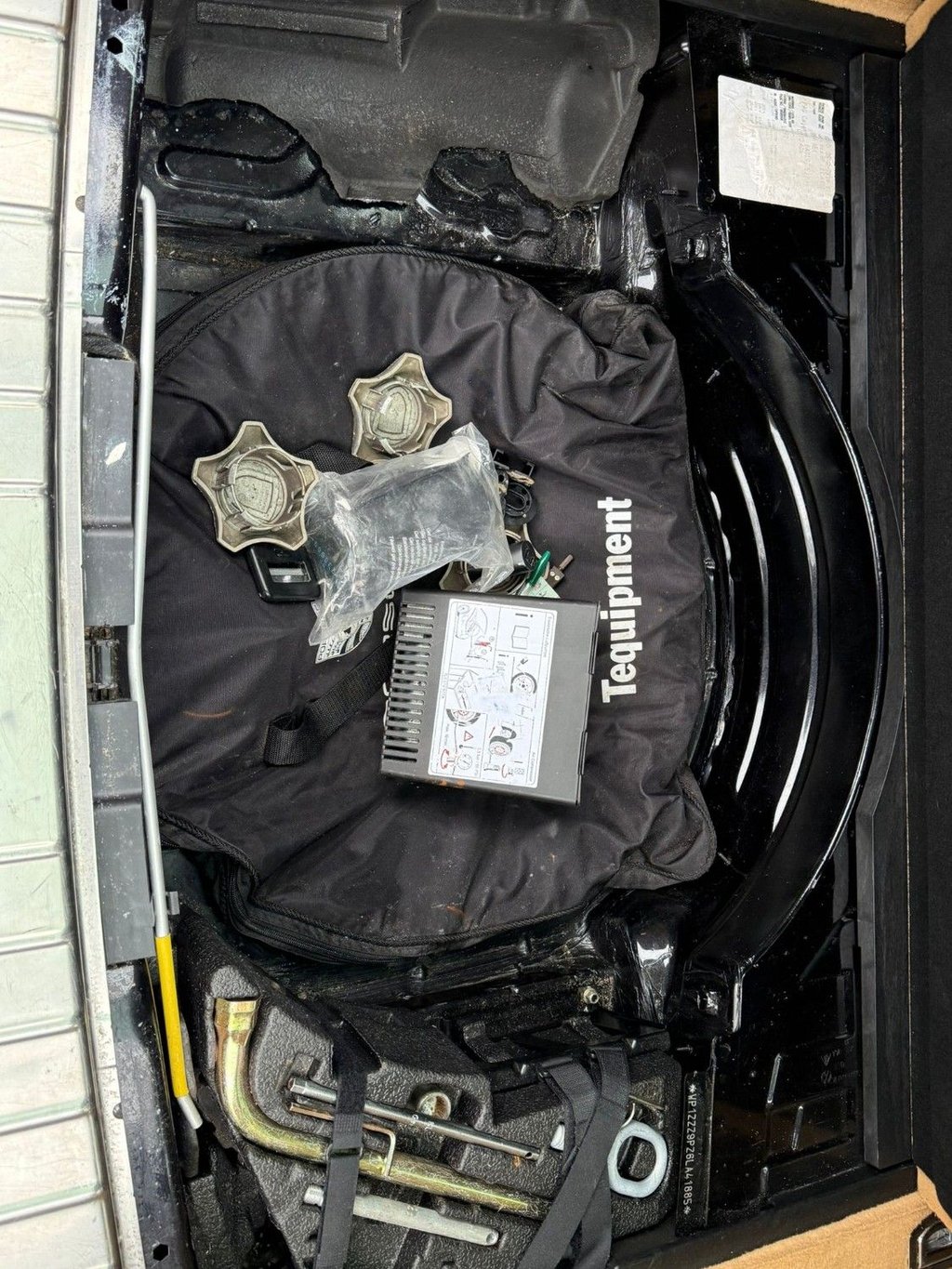 Used Porsche Cayenne 2005 for sale - 77693092: Photo 45