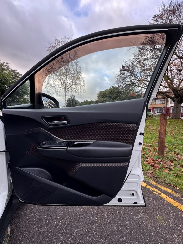 Used Toyota C-HR 2019 for sale - 76632388: Photo 14