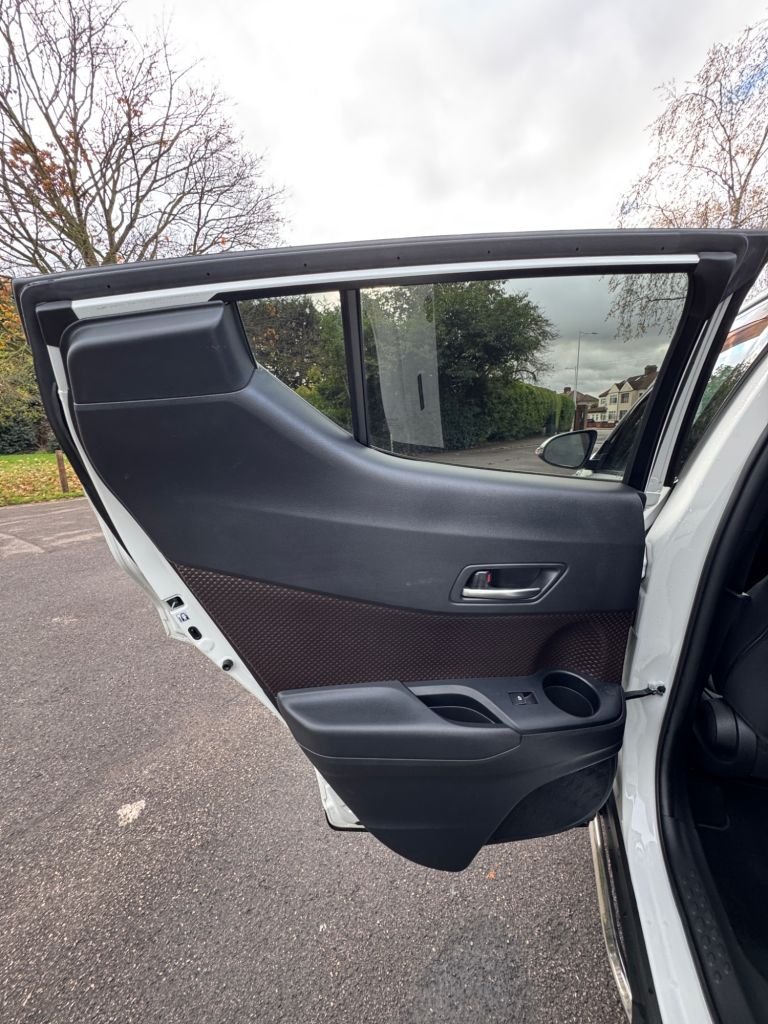 Used Toyota C-HR 2019 for sale - 76632388: Photo 18