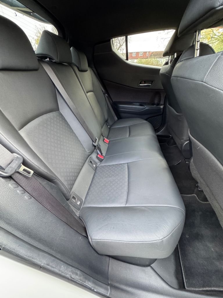 Used Toyota C-HR 2019 for sale - 76632388: Photo 19