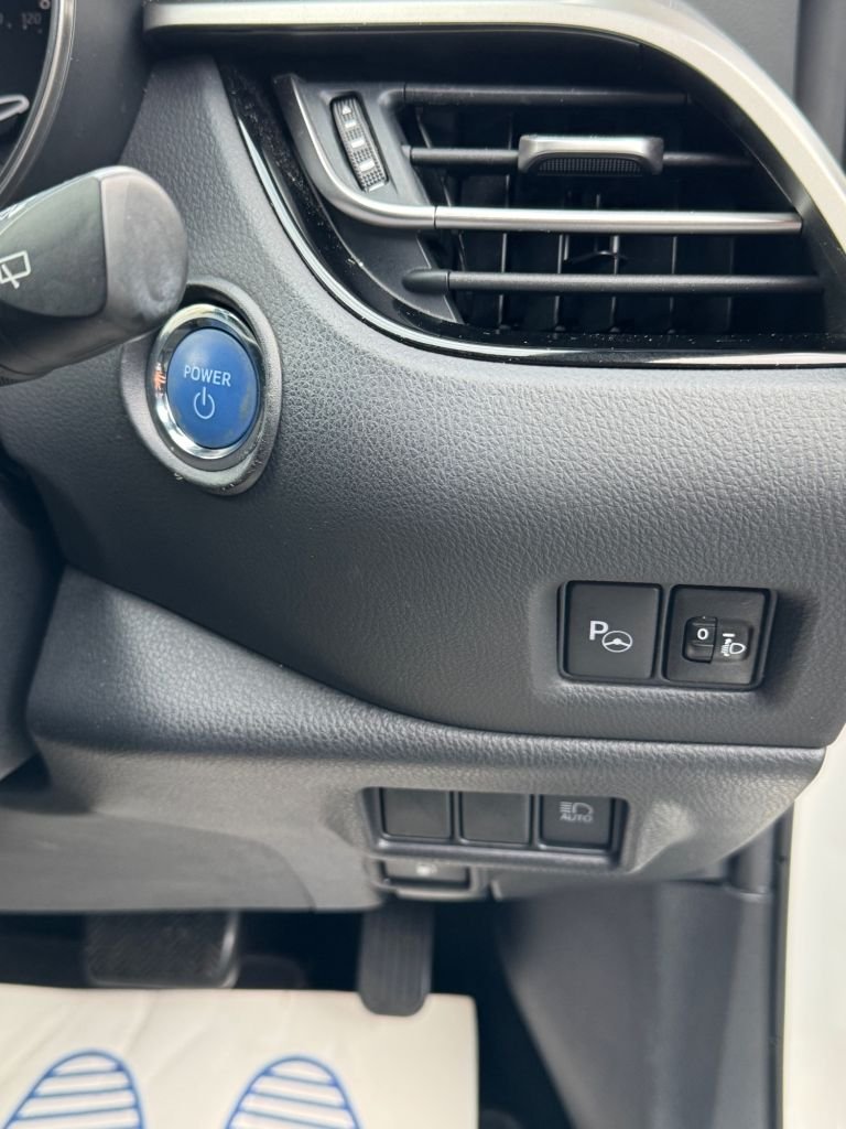 Used Toyota C-HR 2019 for sale - 76632388: Photo 32