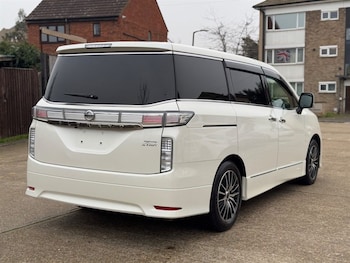 Used Nissan Elgrand 2017 for sale - 77547204: Photo