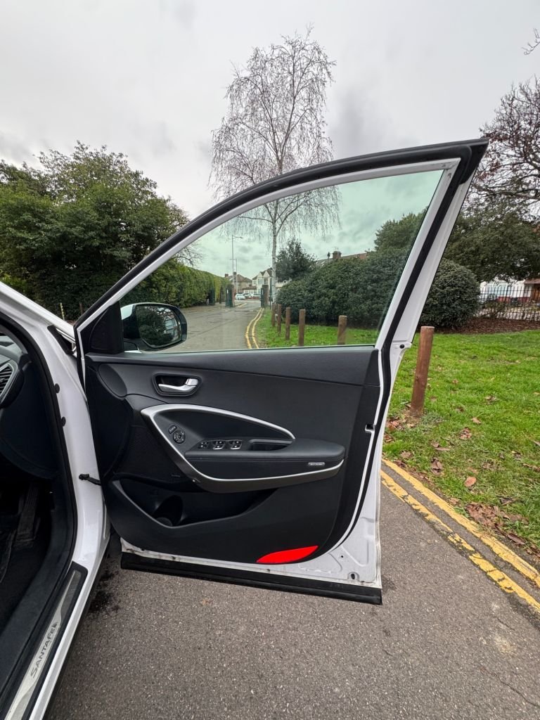 Used Hyundai Santa Fe 2016 for sale - 76973809: Photo 13